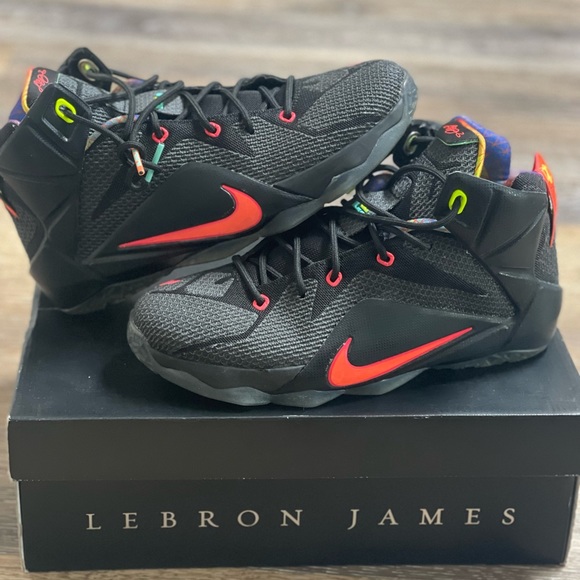 Boys Lebron Xll - Picture 6 of 11